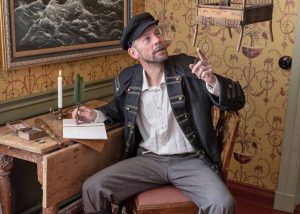 Aikamatka Langilla AR taulujen avulla