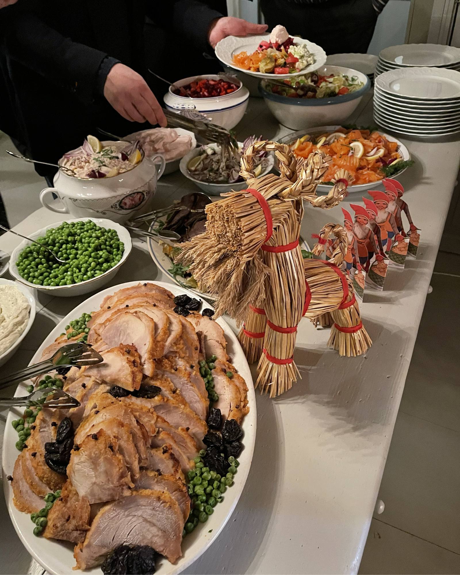 christmas-dinner-festive-table Langin kesän tunnelma on parhaimmillaan vanhan Kivimakasiinin terasilla